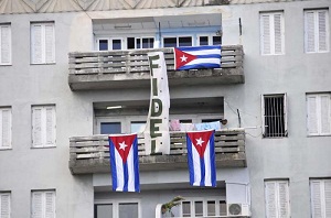 banderas en balcones