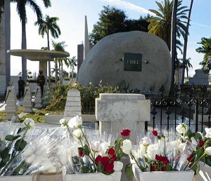 Fidel  tumba